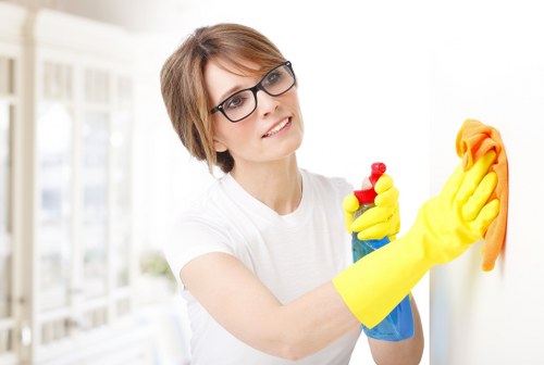 Move-related cleaning for a flat or house in E2