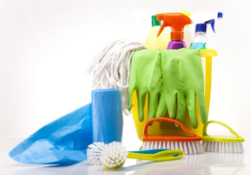 Local oven cleaning for flats and rental properties in E2